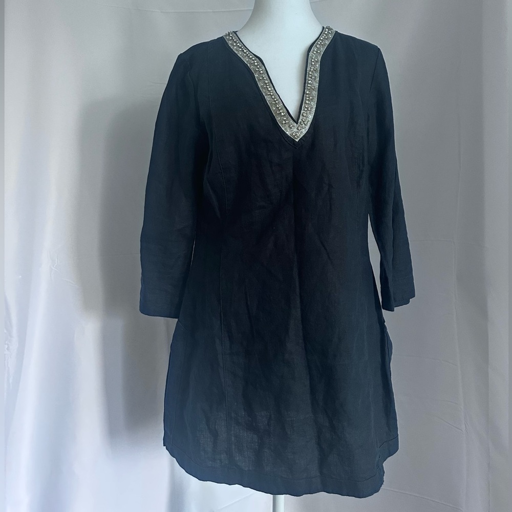 Chic 100% Linen Dress with Silver Accents